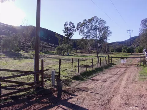 32595 Newport Rd, Winchester, CA 92596