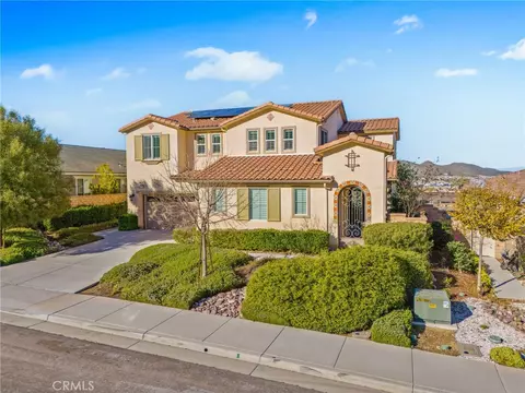 24892 Paradise Mdws, Menifee, CA 92584