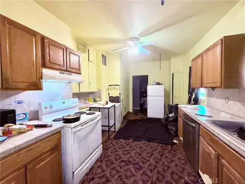 Kitchen - 13407 Aster, Trona, CA 93562 photo 1 of 1