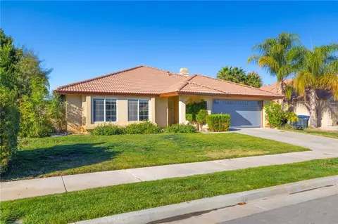 833 Empressa Ct, Hemet, CA 92543