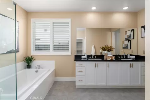Bath - 35555 Orchard Trl, Fallbrook, CA 92028 photo 2 of 3