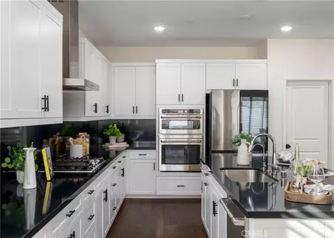 Kitchen - 35555 Orchard Trl, Fallbrook, CA 92028 photo 2 of 2