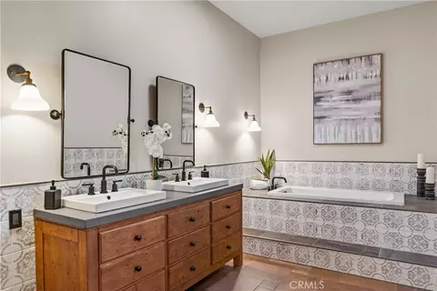 Bath - 41570 Avenida Bordeaux, Temecula, CA 92592 photo 1 of 5