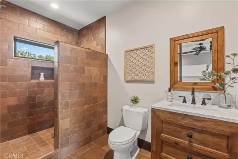 Bath - 41570 Avenida Bordeaux, Temecula, CA 92592 photo 2 of 5