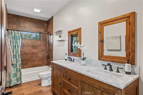 Bath - 41570 Avenida Bordeaux, Temecula, CA 92592 photo 3 of 5