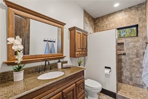 Bath - 41570 Avenida Bordeaux, Temecula, CA 92592 photo 5 of 5
