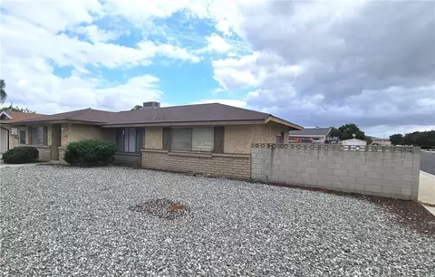 2955 Carl Dr, Hemet, CA 92545