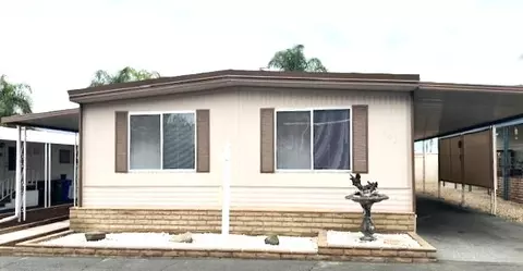 881 N Lake St #202, Hemet, CA 92544