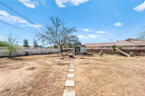 Exterior - 14636 Choco Rd, Apple Valley, CA 92307 photo 7 of 11