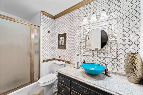 Bath - 14636 Choco Rd, Apple Valley, CA 92307 photo 3 of 3