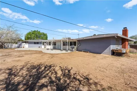 Exterior - 14636 Choco Rd, Apple Valley, CA 92307 photo 9 of 11
