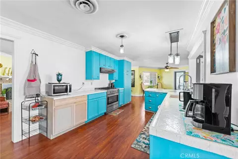 Kitchen - 14636 Choco Rd, Apple Valley, CA 92307 photo 4 of 4