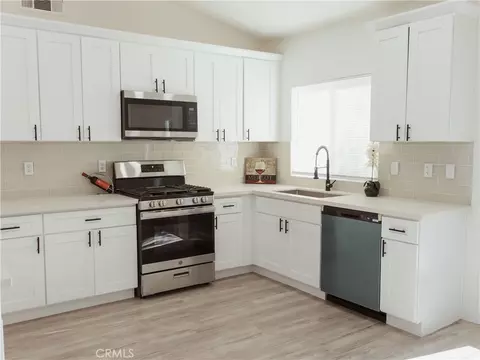 767 Clearwater, Perris, CA 92571