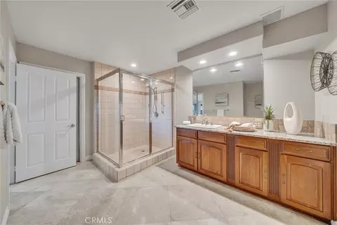 Bath - 42253 Via Nortada, Temecula, CA 92590 photo 5 of 10