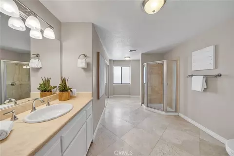 Bath - 42253 Via Nortada, Temecula, CA 92590 photo 3 of 10