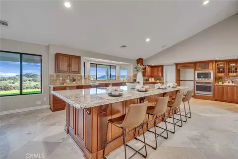 Kitchen - 42253 Via Nortada, Temecula, CA 92590 photo 4 of 9