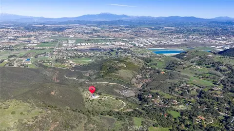 View/Area - 42253 Via Nortada, Temecula, CA 92590 photo 2 of 6