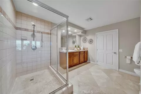 Bath - 42253 Via Nortada, Temecula, CA 92590 photo 4 of 10