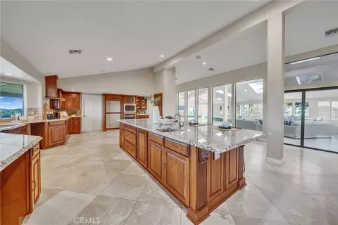 Kitchen - 42253 Via Nortada, Temecula, CA 92590 photo 5 of 9