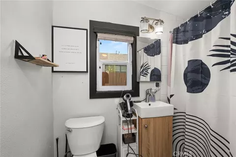 Bath - 35217 Avenue C, Yucaipa, CA 92399 photo 1 of 2