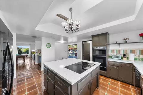 Kitchen - 1650 Winterwarm Dr, Fallbrook, CA 92028 photo 3 of 6