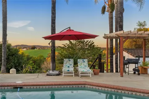 Exterior - 1650 Winterwarm Dr, Fallbrook, CA 92028 photo 10 of 21