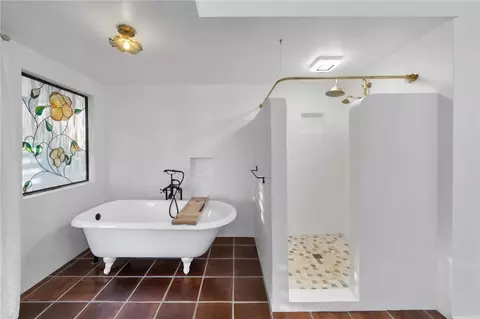 Bath - 1650 Winterwarm Dr, Fallbrook, CA 92028 photo 6 of 8