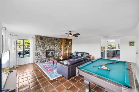 Living - 1650 Winterwarm Dr, Fallbrook, CA 92028 photo 2 of 3