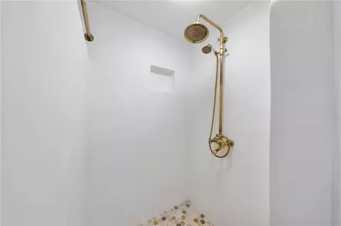 Bath - 1650 Winterwarm Dr, Fallbrook, CA 92028 photo 5 of 8