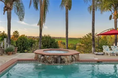 Exterior - 1650 Winterwarm Dr, Fallbrook, CA 92028 photo 4 of 21