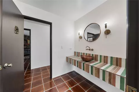 Bath - 1650 Winterwarm Dr, Fallbrook, CA 92028 photo 1 of 8