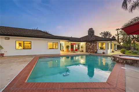 1650 Winterwarm Dr, Fallbrook, CA 92028