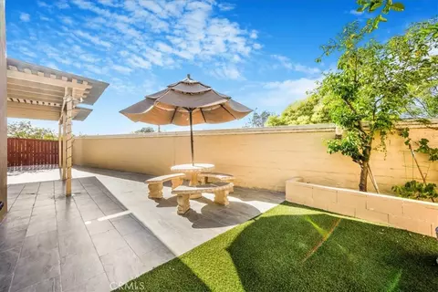 Exterior - 44364 Kingston, Temecula, CA 92592 photo 3 of 4