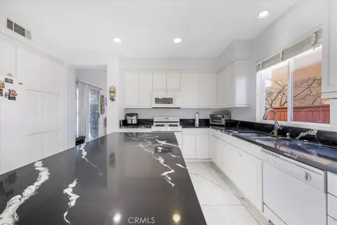 Kitchen - 44364 Kingston, Temecula, CA 92592 photo 2 of 3