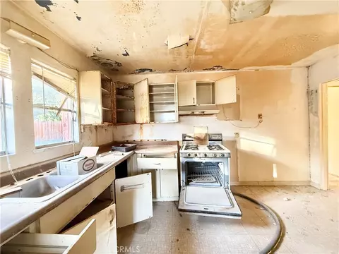 Kitchen - 13807 Carson, Trona, CA 93562 photo 2 of 2