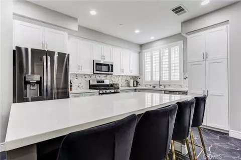 625 Savi Dr #102, Corona, CA 92878