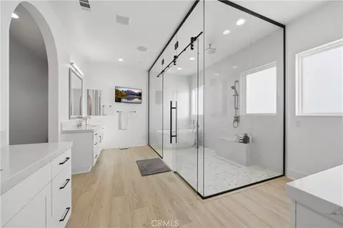 Bath - 39788 Larkspur Ter, Temecula, CA 92591 photo 2 of 4