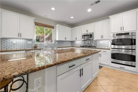 Kitchen - 34349 Lamborn St, Temecula, CA 92592 photo 4 of 7