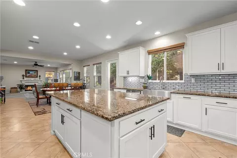 Kitchen - 34349 Lamborn St, Temecula, CA 92592 photo 5 of 7