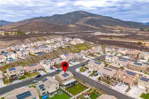 View/Area - 33063 Table Rock Dr, Winchester, CA 92596 photo 10 of 12