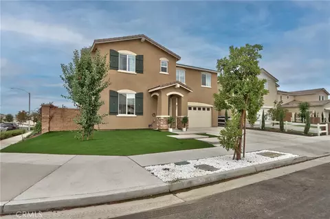 Exterior - 33063 Table Rock Dr, Winchester, CA 92596 photo 5 of 11