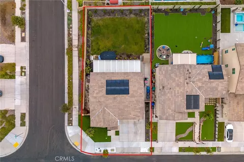 View/Area - 33063 Table Rock Dr, Winchester, CA 92596 photo 3 of 12