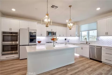 Kitchen - 33063 Table Rock Dr, Winchester, CA 92596 photo 1 of 3