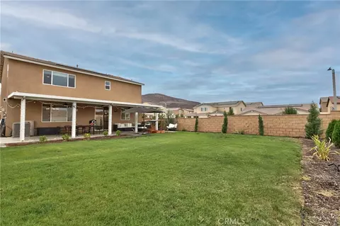 Exterior - 33063 Table Rock Dr, Winchester, CA 92596 photo 3 of 11