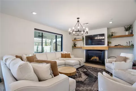 Living - 33063 Table Rock Dr, Winchester, CA 92596 photo 3 of 4