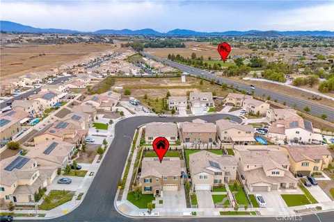 View/Area - 33063 Table Rock Dr, Winchester, CA 92596 photo 6 of 12