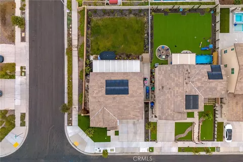 View/Area - 33063 Table Rock Dr, Winchester, CA 92596 photo 2 of 12