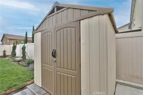 Exterior - 33063 Table Rock Dr, Winchester, CA 92596 photo 10 of 11