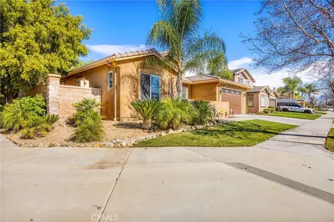 4526 Trotter Dr, Hemet, CA 92545