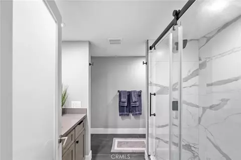 Bath - 6 Kingston Ct E, Coronado, CA 92118 photo 4 of 6